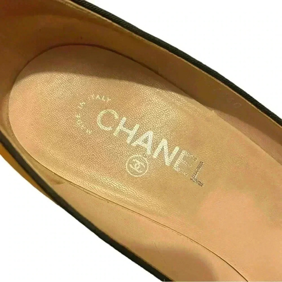 CHANEL Women’s Two Tone Cap Toe Patent Leather Pumps with Metallic Heel. Sz 41.5 - Picture 10 of 12